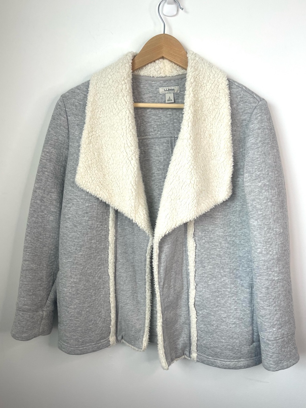 LL BEANS GRAY WOMEN’S CARDIGAN SMALL Petite
